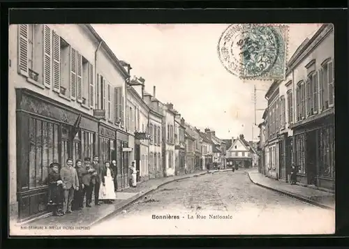 AK Bonnières-sur-Seine, La Rue Nationale