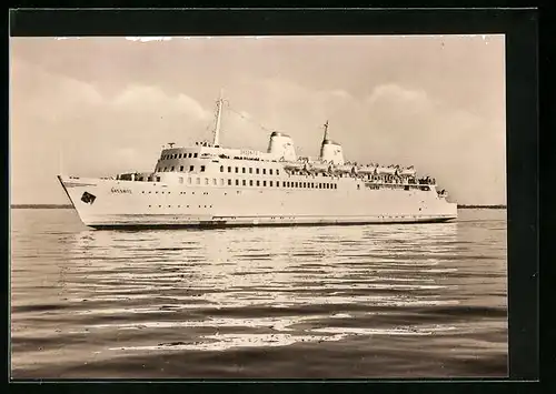 AK DDR-Passagierschiff Sassnitz sticht in See