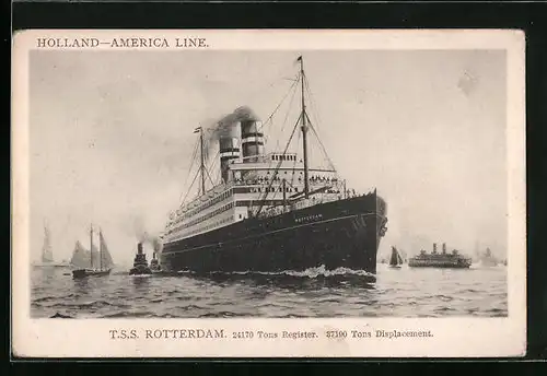 AK Passagierschiff TSS Rotterdam der Holland-America-Line in See stechend