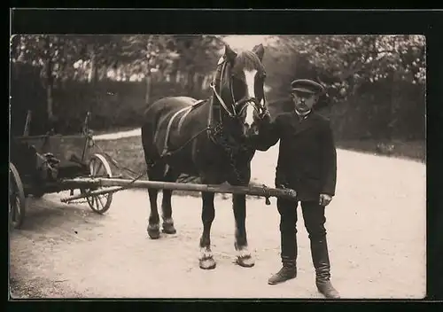 AK Jockey mit seinem Pferd und Wagen