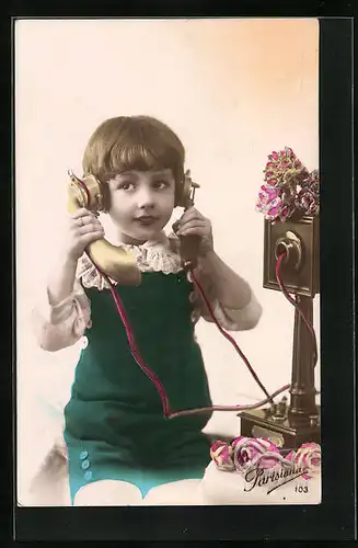 AK Mädchen beim Telefonieren
