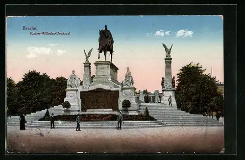 AK Breslau, Passanten am Kaiser-Wilhelm-Denkmal