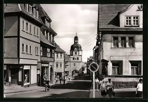 AK Waltershausen /Thür., Wilhelm-Pieck-Strasse mit Nicolaustor