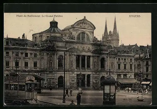 AK Angers, Place du Ralliement, Le Grand-Théâtre, Strassenbahn