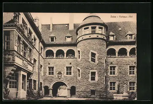 AK Zeitz, Rathaus, Innenhof mit Brunnen