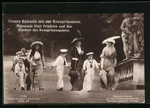 AK Kaiserin mit der Kronprinzessin, Prinzessin Eitel Friedrich und den Kindern