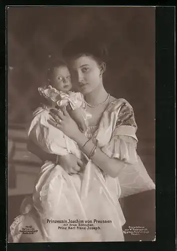 AK Prinzessin Joachim von Preussen mit ihrem Sohn Karl Franz Joseph als Täufling