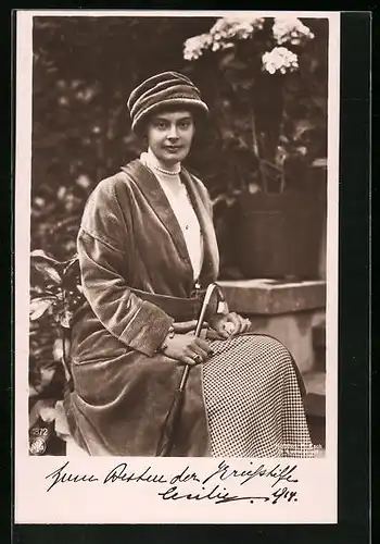 AK Kronprinzessin Cecilie mit Mantel und Hut