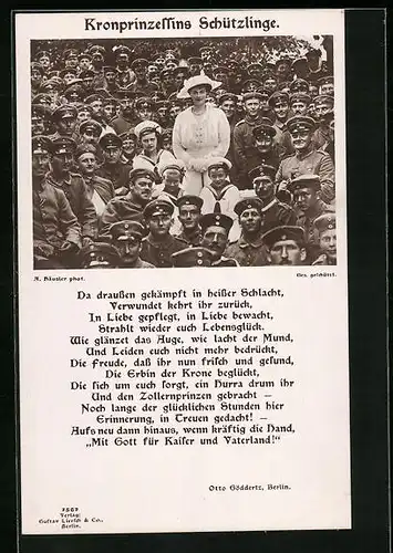 AK Kronprinzessin Cecilie und die Prinzen inmitten von Soldaten