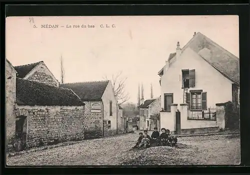 AK Médan, La rue du bas