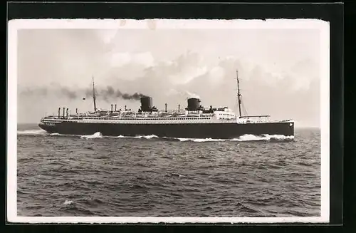 AK Passagierschiff Columbus des Norddeutschen Lloyds in voller Fahrt