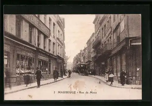 AK Maubeuge, Rue de Mons, Strassenpartie