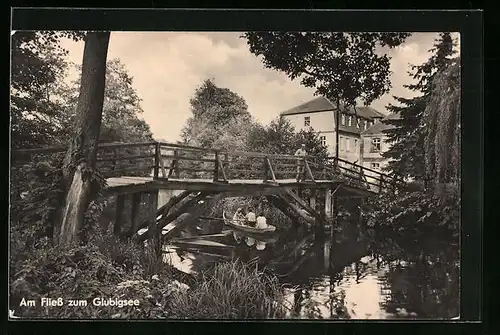 AK Glubigsee, Passanten im Boot, Brücke