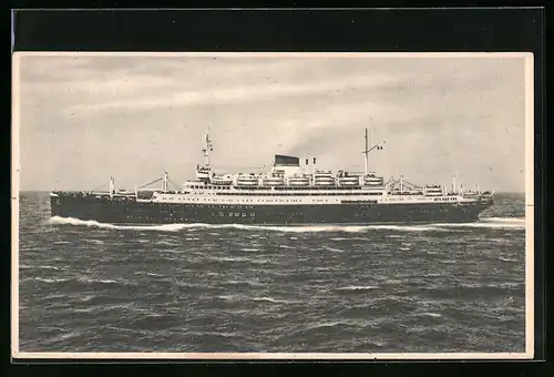 AK Passagierschiff Vulcania auf hoher See