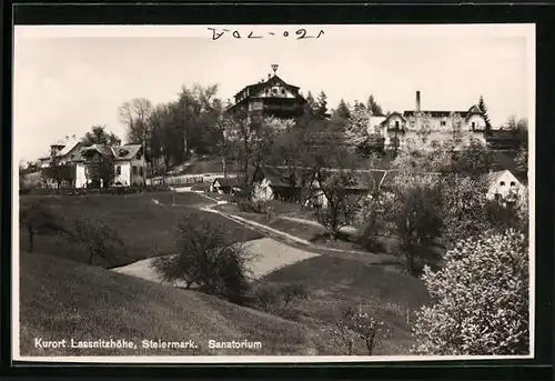 AK Lassnitzhöhe, Ortspartie mit Sanatorium