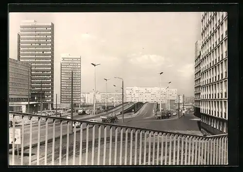 AK Halle (Saale), Thälmannplatz mit Hochstrasse