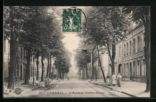 AK Cambrai, l'Avenue Victor-Hugo