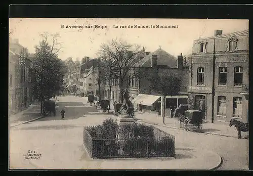 AK Avesnes-sur-Helpe, la rue de Mons et le Monument