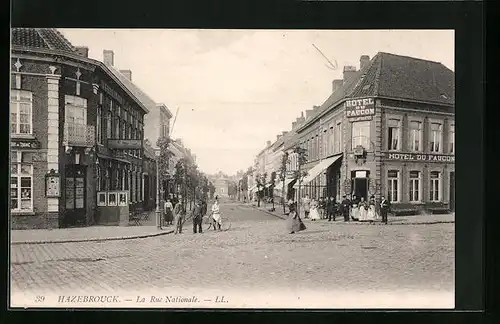 AK Hazebrouck, La Rue Nationale, Strassenpartie