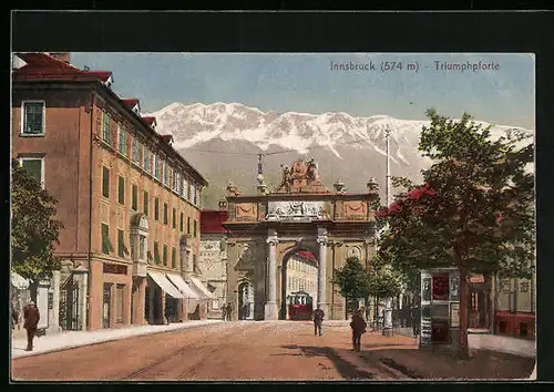 AK Innsbruck, Tiumphpforte mit Strassenbahn