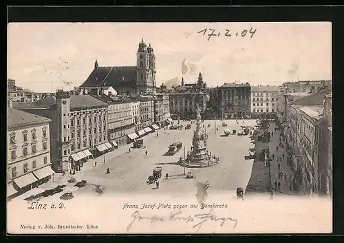 AK Linz a. D., Franz Josef-Platz mit Denkmal gegen die Domkirche, Strassenbahn