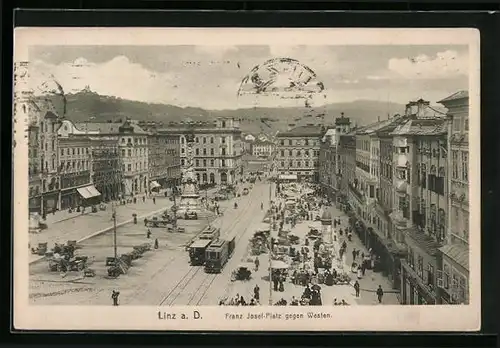 AK Linz a. D., Franz Josef-Platz mit Denkmal und Strassenbahn gegen Westen