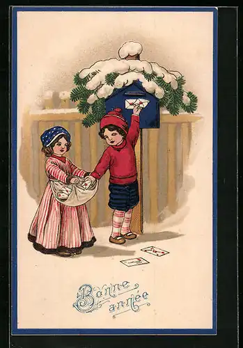 Präge-AK Kinderpaar mit Briefen am Postkasten, Neujahrsgruss