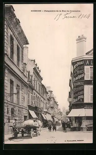 AK Soissons, Perspective de la Rue du Commerce, Strassenpartie