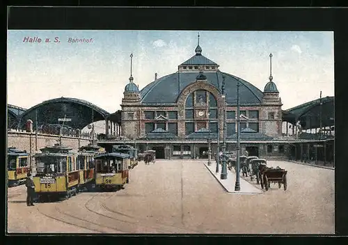 AK Halle a. S., Bahnhof mit Strassenbahnen