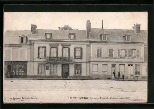 AK Le Neubourg, Place du Château côté Sud