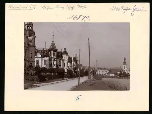 Fotografie Brück & Sohn Meissen, Ansicht Warnsdorf i. B., Strasse im Villenviertel mit Kirche