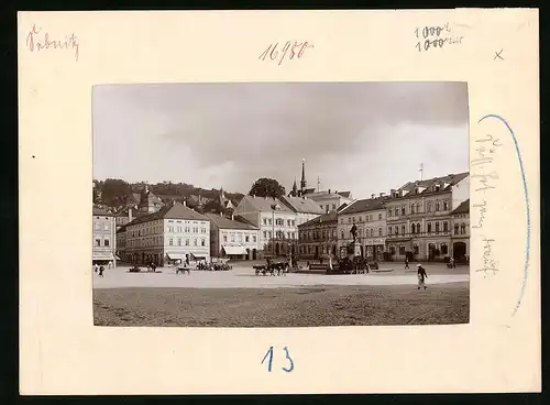 Fotografie Brück & Sohn Meissen, Ansicht Sebnitz, Marktplatz mit Ladengeschäft Gustav Baruch & Reiterstandbild