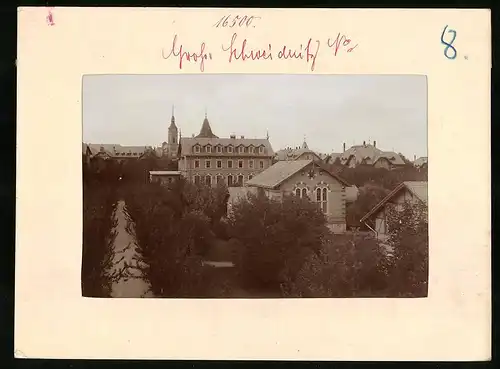 Fotografie Brück & Sohn Meissen, Ansicht Gross-Schweidnitz, Kgl. Landes-Anstalt, Bad, Wirtschaftsgebäude & Kirche