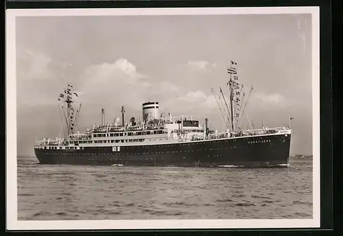 AK Passagierschiff Cordillera in Flaggengala auf hoher See