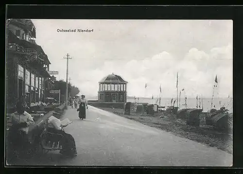 AK Niendorf, Strand mit Strassenpartie und Café