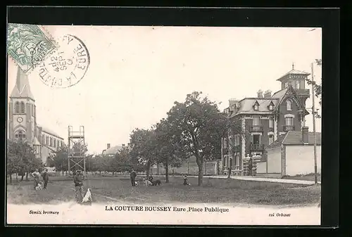 AK Le Couture-Boussey, Place Publique