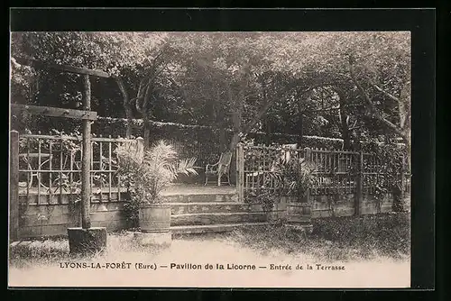 AK Lyons-la-Foret, Pavillon de la Licorne, Entree de la Terrasse