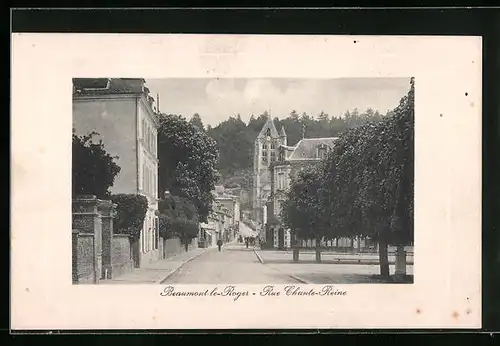 AK Beaumont-le-Roger, Rue Chante-Reine