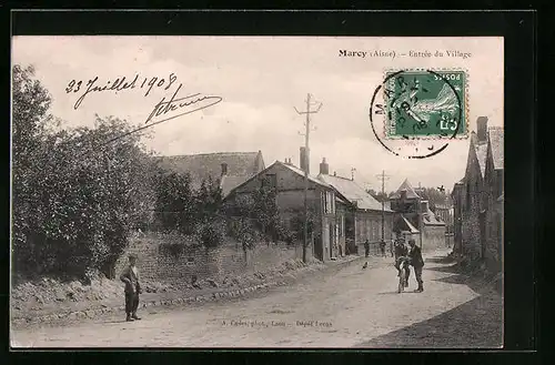 AK Marcy, Entrée du Village