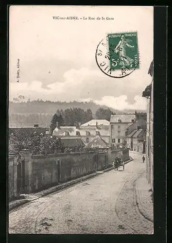 AK Vic-sur-Aisne, La Rue de la Gare