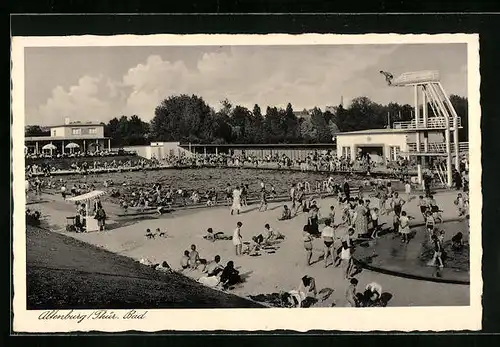 AK Altenburg /Thür., Schwimmbad mit Sprungtürmen