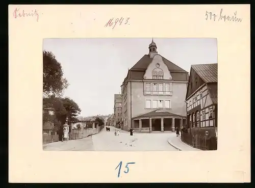 Fotografie Brück & Sohn Meissen, Ansicht Sebnitz, Weberstrasse mit Schule, Schulhaus