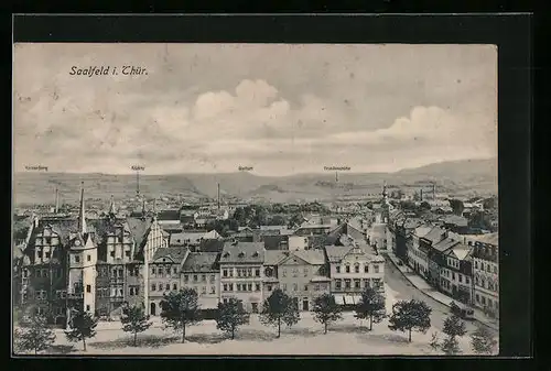 AK Saalfeld i. Thür., Teilansicht mit Strassenpartie, Im Hintergrund Köditz, Gleitsch und Friedenshöhe