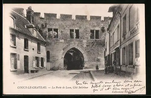 AK Coucy-le-Chateau, La Porte de Laon, Cote Interieur