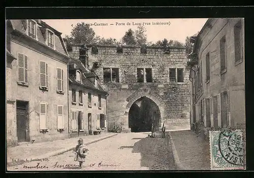 AK Coucy-le-Chateau, Porte de Laon (vue interieure)