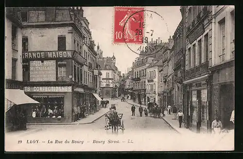 AK Laon, La Rue du Bourg