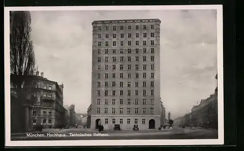 AK München, Hochhaus, Technisches Rathaus von der Strasse betrachtet