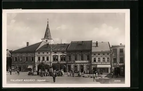 AK Valasské Mezirící, Námestí