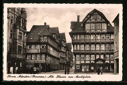 AK Hann. Münden /Oberweser, Alte Häuser am Marktplatz