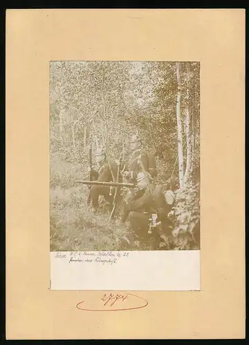 Fotografie Brück & Sohn Meissen, Ansicht Riesa, Spähtrupp des Pionier-Bataillon 22 im Gefecht